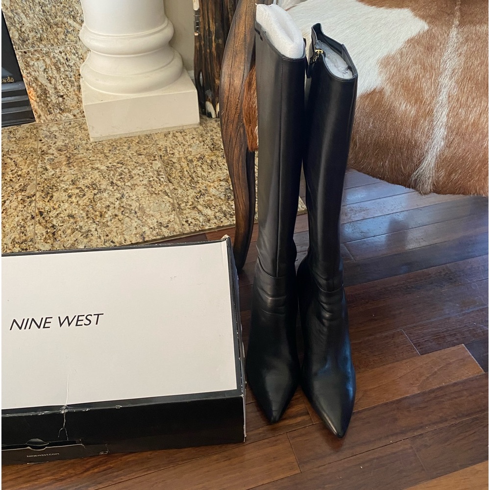 Black heeled boots
